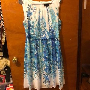 Sleeveless dress